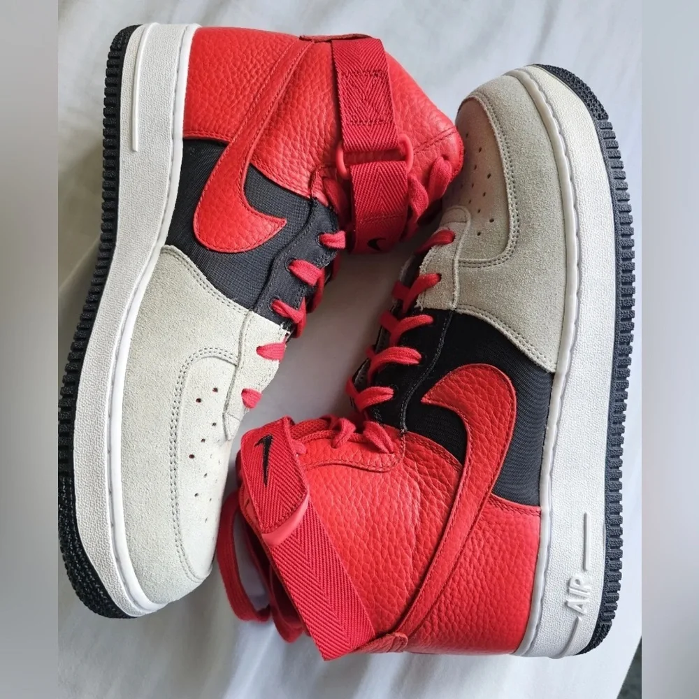 Nike Air Force 1 High 07 LV8 size 9 - Picture 1 of 4